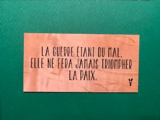 hylarion-cartes-la-guerre-tant-du-mal-carte-bois-10x5-cm image 1
