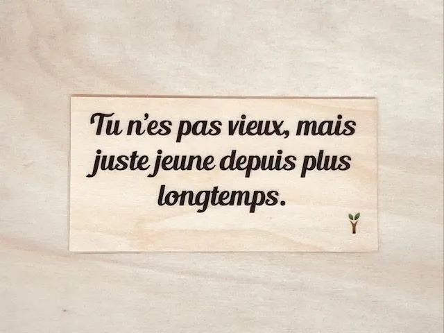 hylarion-cartes-jeune-depuis-longtemps-carte-bois-humour image 1