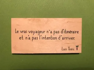 hylarion-cartes-carte-en-bois-vrai-voyageur-citation image 1