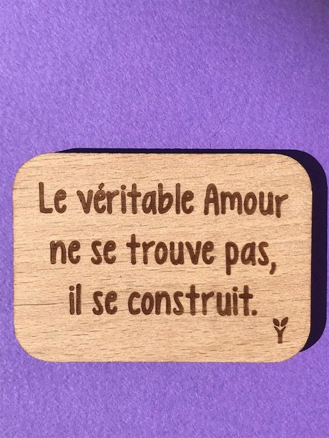 hylarion-magnets-le-v-ritable-amour-magnet-bois-7x4-7-cm image 1