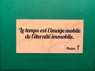 hylarion-cartes-le-temps-carte-bois-10x5-cm-citation image 1