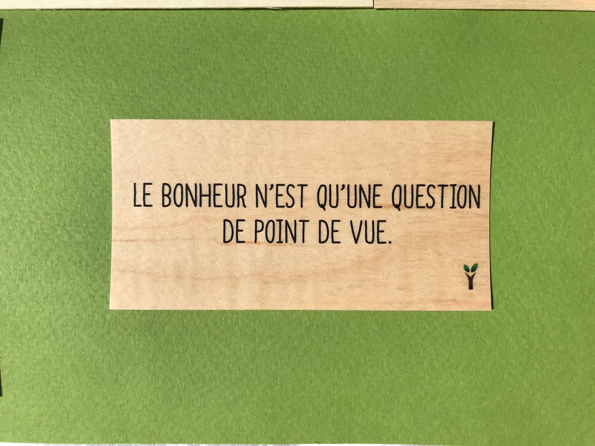 hylarion-cartes-le-bonheur-point-de-vue-carte-en-bois image 1