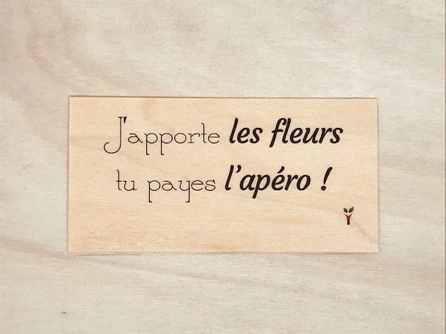 hylarion-cartes-j-apporte-les-fleurs-carte-bois-10x5-cm image 1