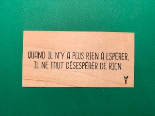hylarion-cartes-quand-il-n-y-a-plus-rien-esp-rer-carte-bois-10x5 image 1