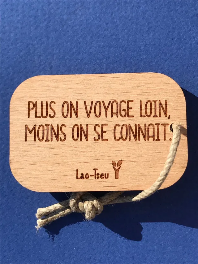 hylarion-porte-cl-s-plus-on-voyage-loin-porte-cl-bois image 1