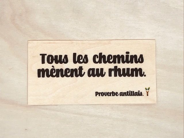 hylarion-cartes-tous-les-chemins-m-nent-au-rhum-carte-bois-10x5 image 1