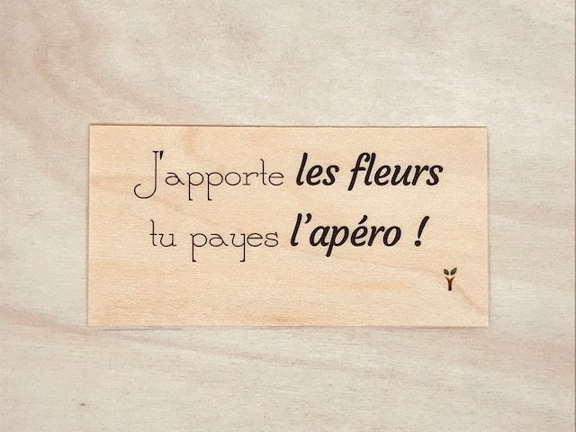 hylarion-cartes-j-apporte-les-fleurs-carte-bois-humour image 1