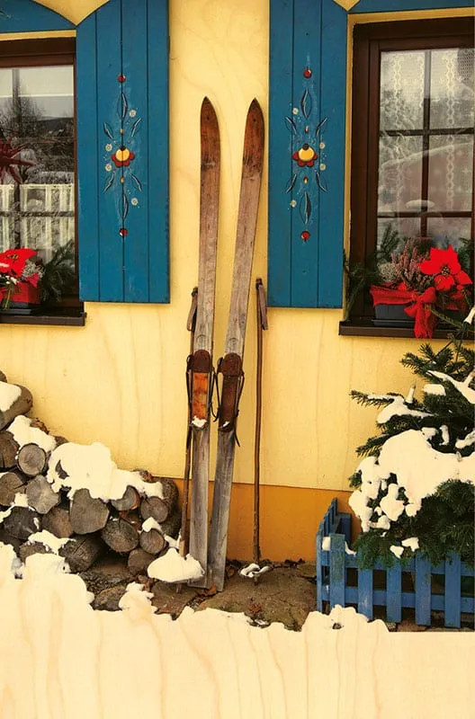 hironwoods-skis-bois-chalet-carte-postale-bois-100x150mm-montagne image 1