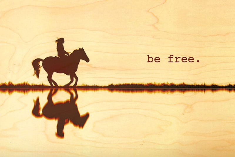 hironwoods-be-free-cheval-carte-postale-bois-100x150 image 1