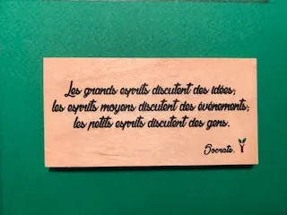 hylarion-cartes-les-grands-esprits-carte-en-bois-10x5-cm image 1