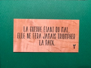 hylarion-cartes-la-guerre-tant-du-mal-carte-bois-10x5-cm image 1