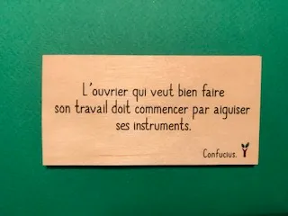 hylarion-cartes-ouvrier-travail-carte-bois-10x5-cm-massif image 1