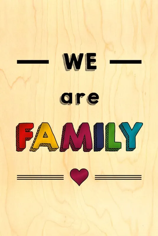 hironwoods-carte-postale-bois-happy-wood-family-100x150mm image 1