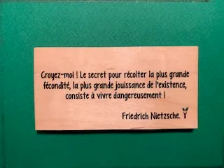 hylarion-cartes-croyez-moi-carte-bois-10x5-cm-citation image 1