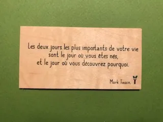 hylarion-cartes-deux-jours-importants-carte-en-bois-citation image 1