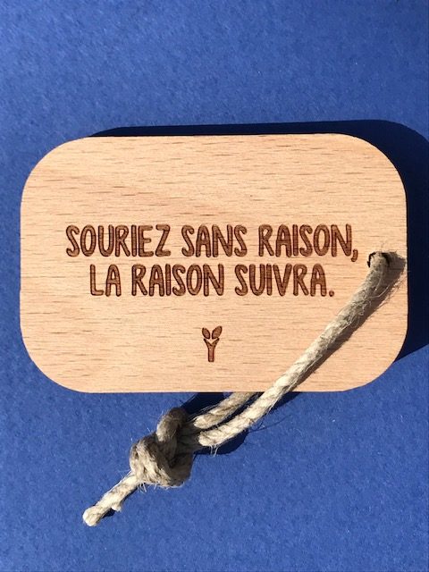 hylarion-porte-cl-s-souriez-porte-cl-bois-6x4-cm image 1