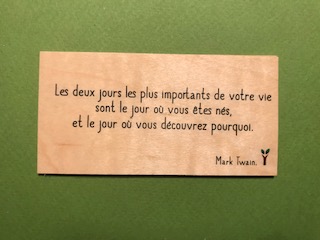 hylarion-cartes-deux-jours-importants-carte-en-bois-citation image 1