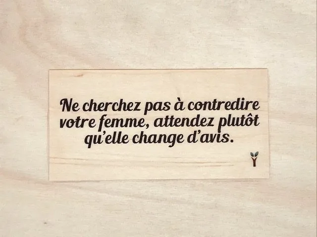 hylarion-cartes-ne-cherchez-pas-contredire-carte-bois-10x5 image 1