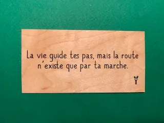 hylarion-cartes-carte-en-bois-10x5-cm-la-vie-guide-tes-pas image 1