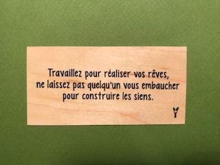 hylarion-cartes-travaillez-pour-vos-r-ves-carte-bois-10x5 image 1