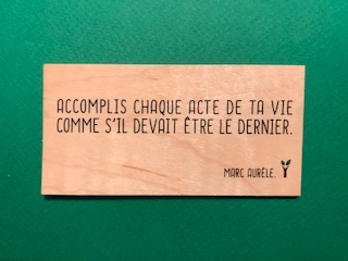 hylarion-cartes-accomplis-chaque-acte-carte-bois-10x5-cm image 1