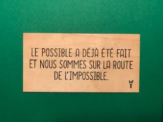 hylarion-cartes-le-possible-carte-bois-10x5-cm image 1