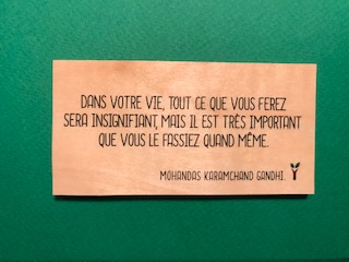 hylarion-cartes-dans-votre-vie-insignifiant-carte-bois-10x5 image 1