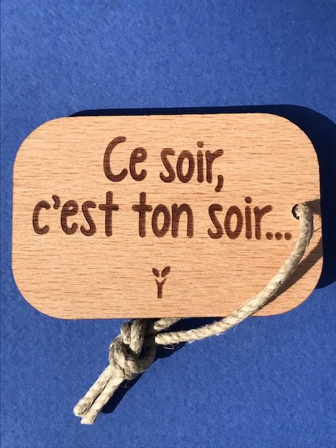 hylarion-porte-cl-s-ce-soir-c-est-ton-soir-porte-cl-bois-6x4-cm image 1