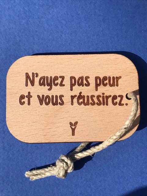 hylarion-porte-cl-s-n-ayez-pas-peur-porte-cl-bois-6x4-cm image 1