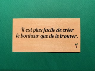 hylarion-cartes-il-est-plus-facile-de-cr-er-le-bonheur-carte-bois-10x5 image 1