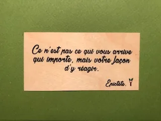 hylarion-cartes-carte-en-bois-ce-qui-vous-arrive-citation image 1