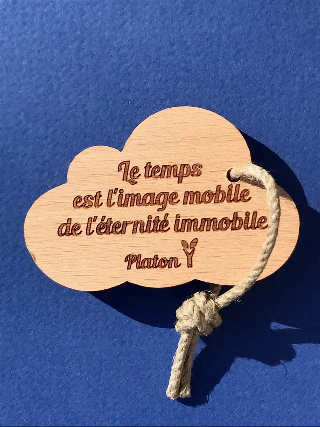 hylarion-porte-cl-s-le-temps-est-l-image-mobile-carte-bois-6x4-cm image 1