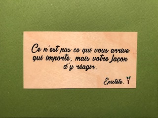 hylarion-cartes-carte-en-bois-ce-qui-vous-arrive-citation image 1