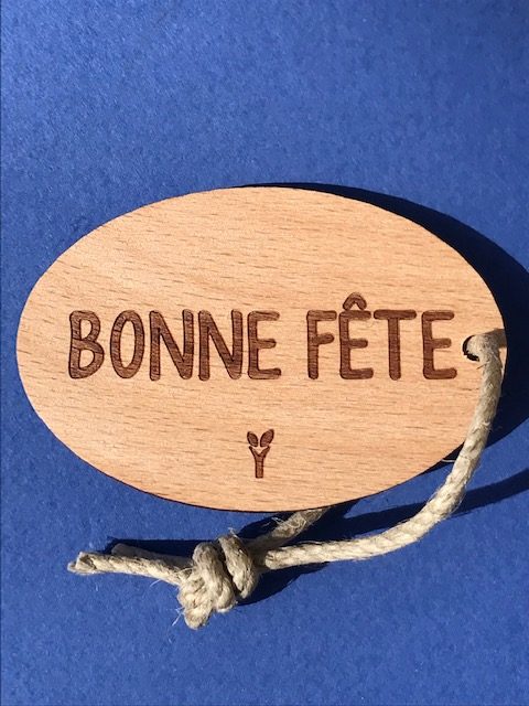 hylarion-bonne-f-te-porte-cl-s-bois-6x4-cm image 1