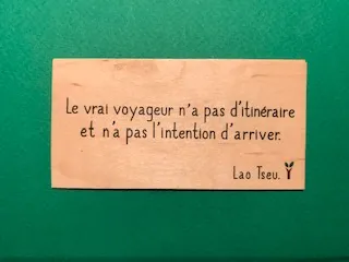 hylarion-cartes-vrai-voyageur-carte-bois-10x5-cm image 1