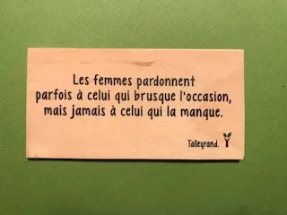 hylarion-cartes-carte-en-bois-femmes-pardonnent-citation image 1