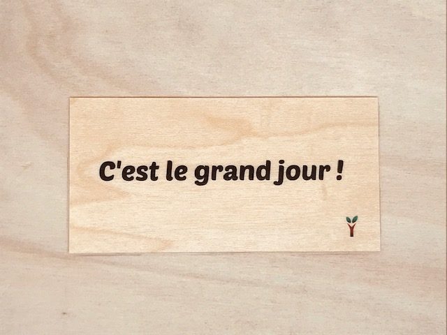hylarion-cartes-c-est-le-grand-jour-carte-en-bois-10x5-cm image 1