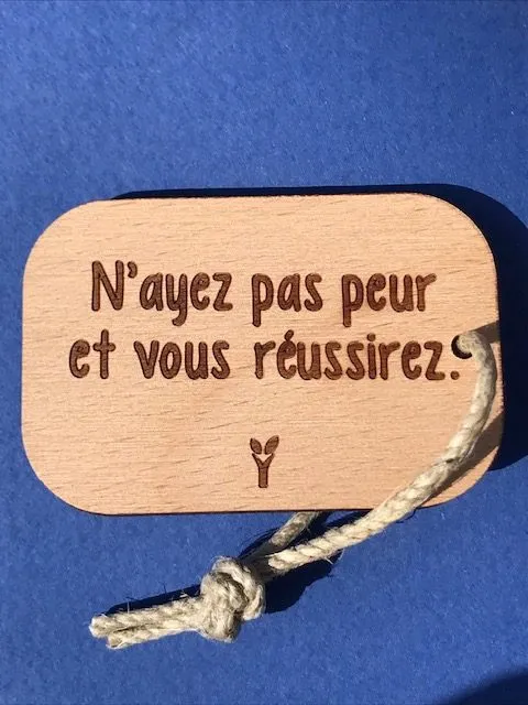 hylarion-porte-cl-s-n-ayez-pas-peur-porte-cl-bois-6x4-cm image 1