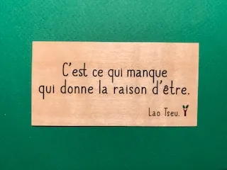 hylarion-cartes-c-est-ce-qui-manque-qui-donne-la-raison-d-tre-carte-bois image 1